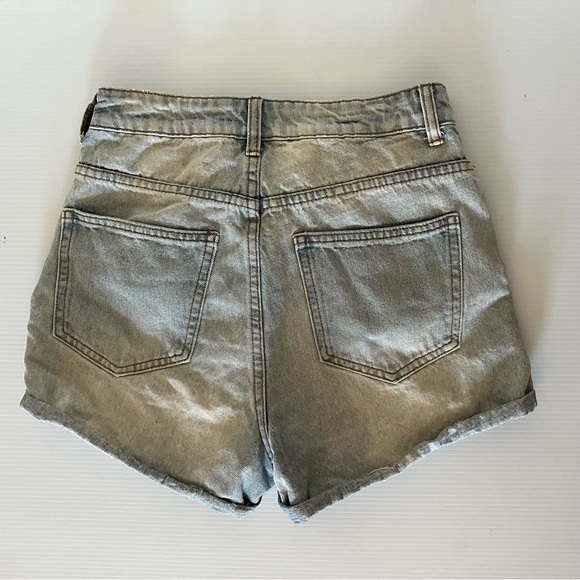 Cotton On The Flashback Highrise Denim Distressed Jean Shorts size 4 - Picture 4 of 4